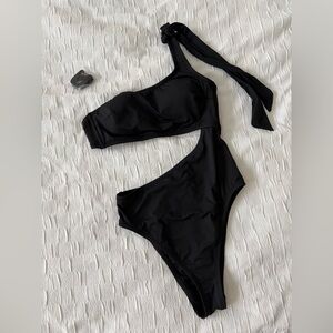 Elegant Black One-Shoulder Women Swim One Piece